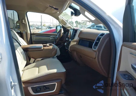 2020 Ram 1500 Laramie 4X2 5'7 Box z USA, uszkodzony, nr VIN 1C6RREJT1LN304942